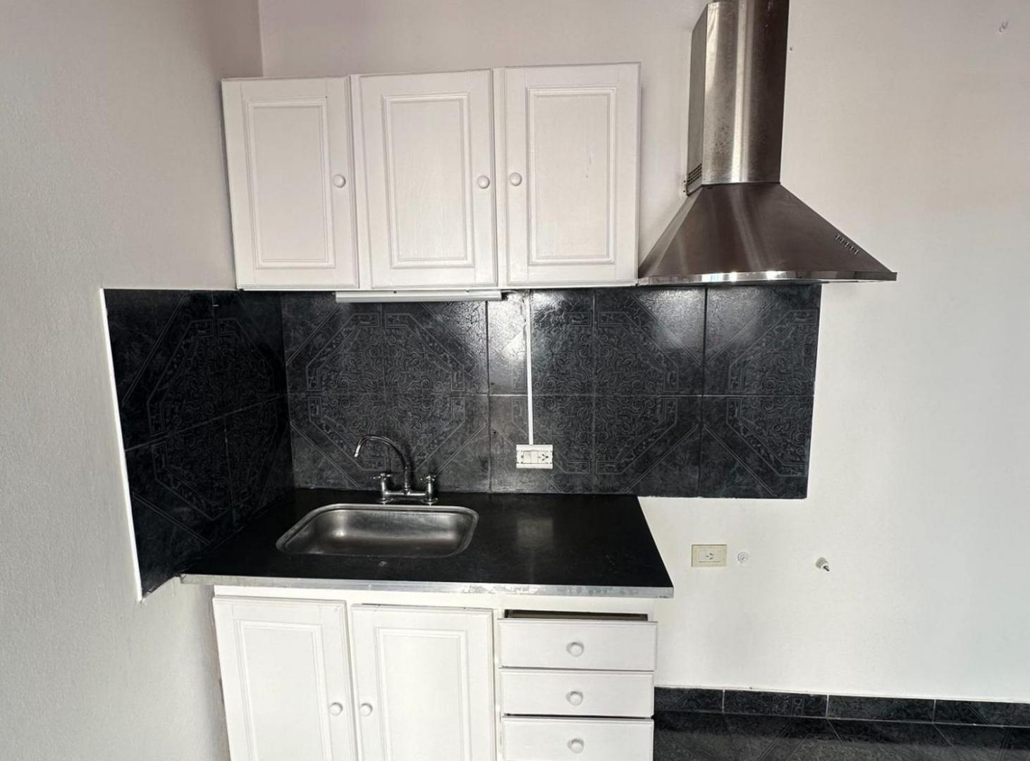 Foto de 6 Dptos - Venta en El Talar, imagen 1