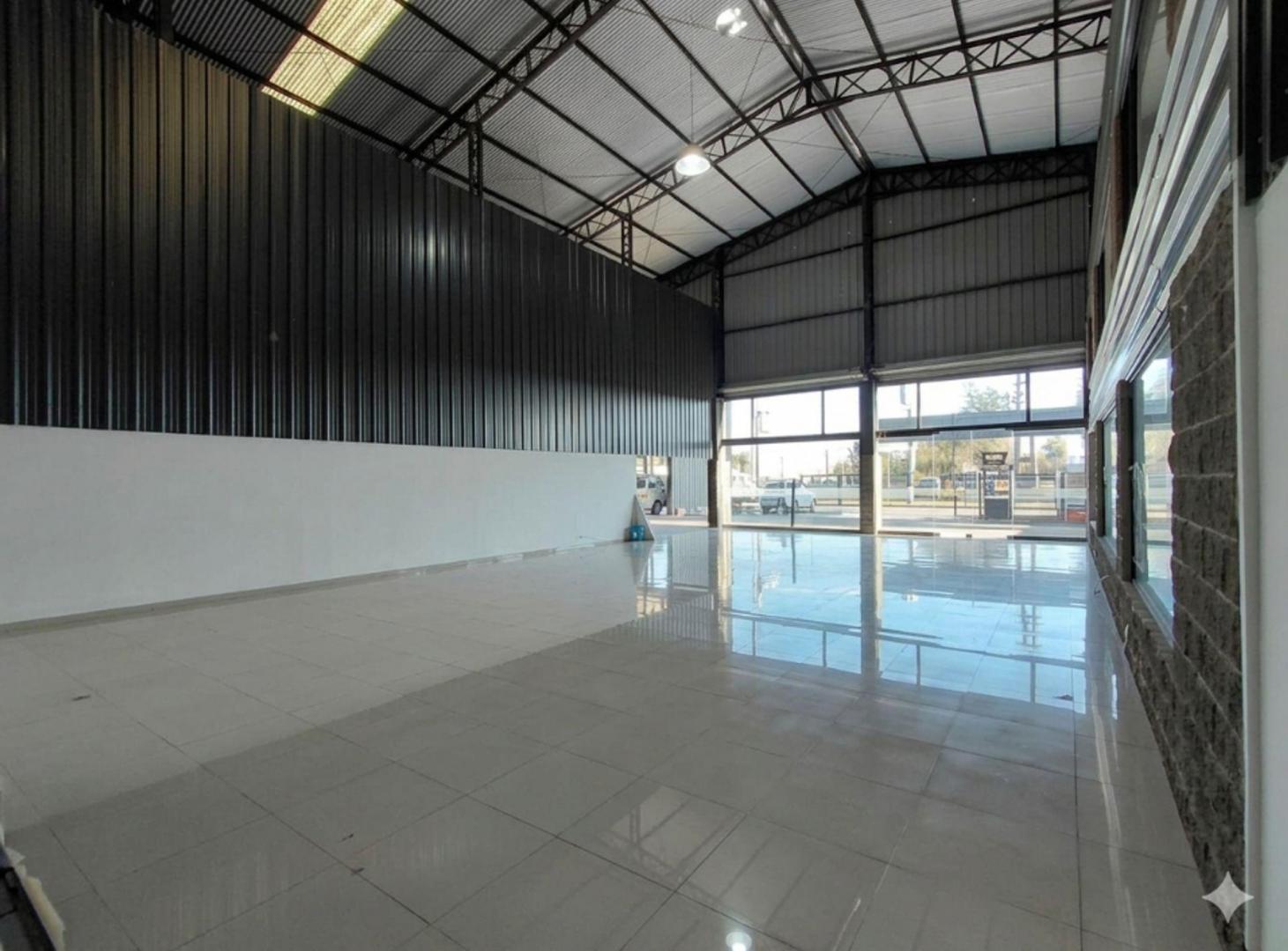 Foto de Alquiler oficina c/amplio salón colect. Panamer., imagen 5