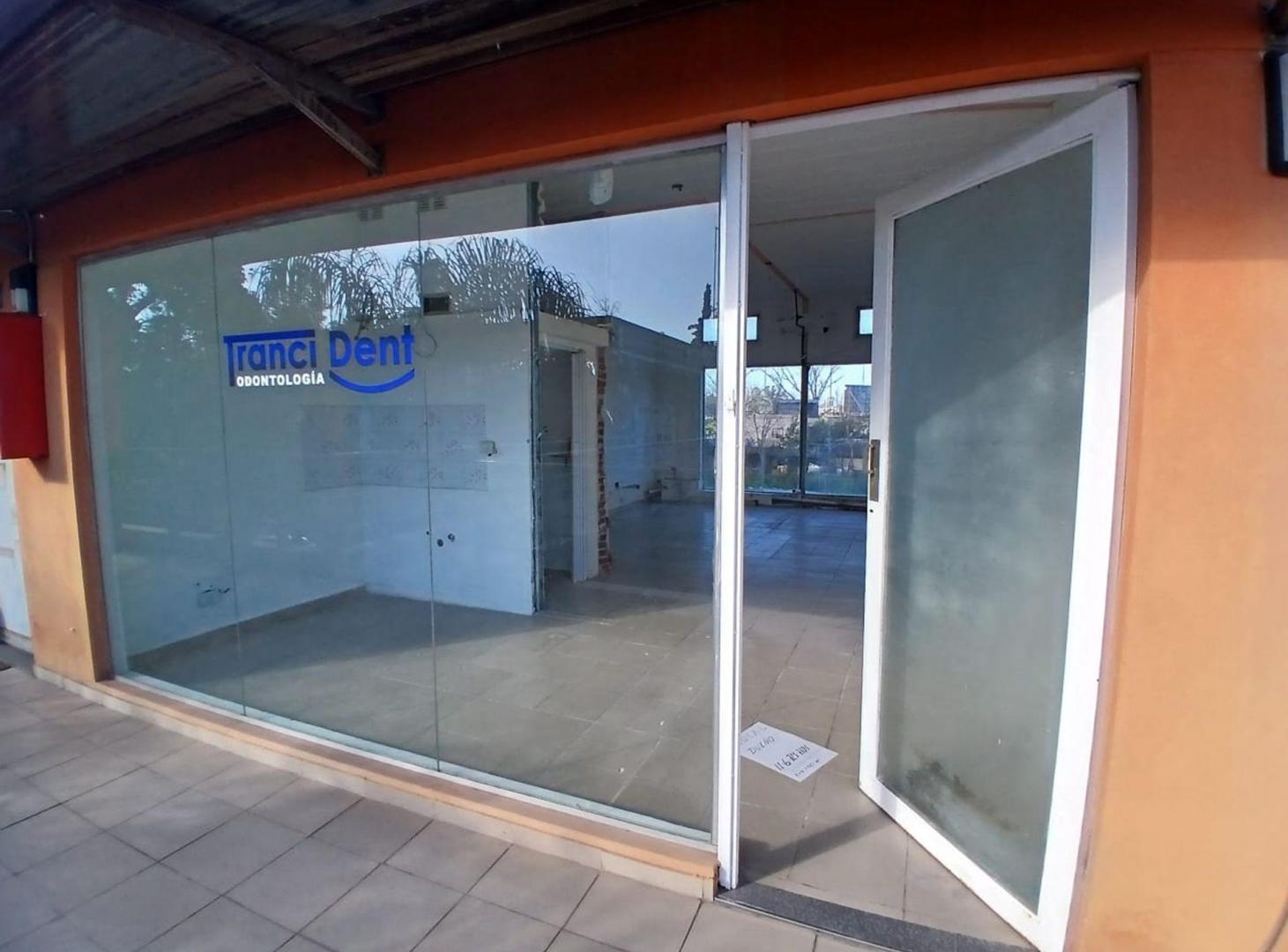 Foto de VENTA-LOCAL COMERCIAL EN SOLARES OPEN SHOP-MORENO, imagen 2