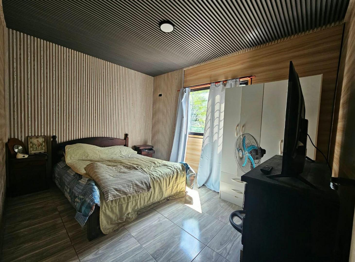Foto de Venta Casa 4 Ambientes, barrio Semicerrado, Garín., imagen 2
