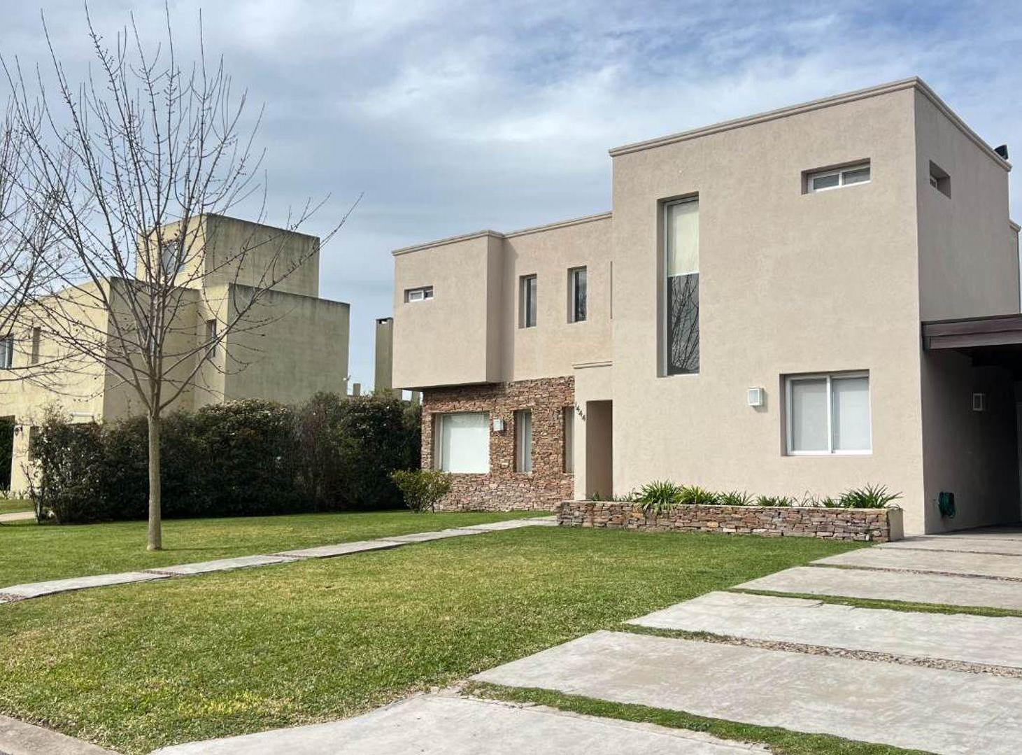 Foto de CASA EN VENTA HARAS SANTA MARIA, imagen 1