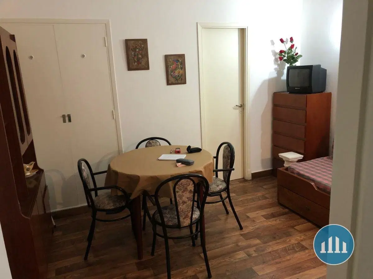 Monoambiente en pleno centro, 30 m² , muy buen estado. Ideal renta o primera vivienda. 5