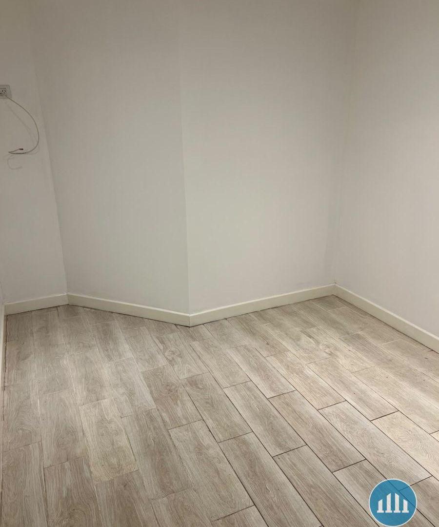 Foto de Departamento de 2 ambientes con patio y balcón a la calle – Excelente, imagen 4