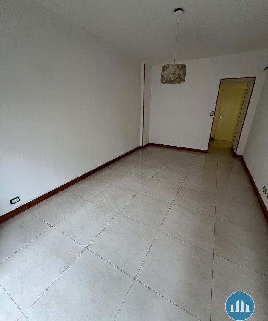Foto de Departamento de 2 ambientes con patio y balcón a la calle – Excelente, imagen 2