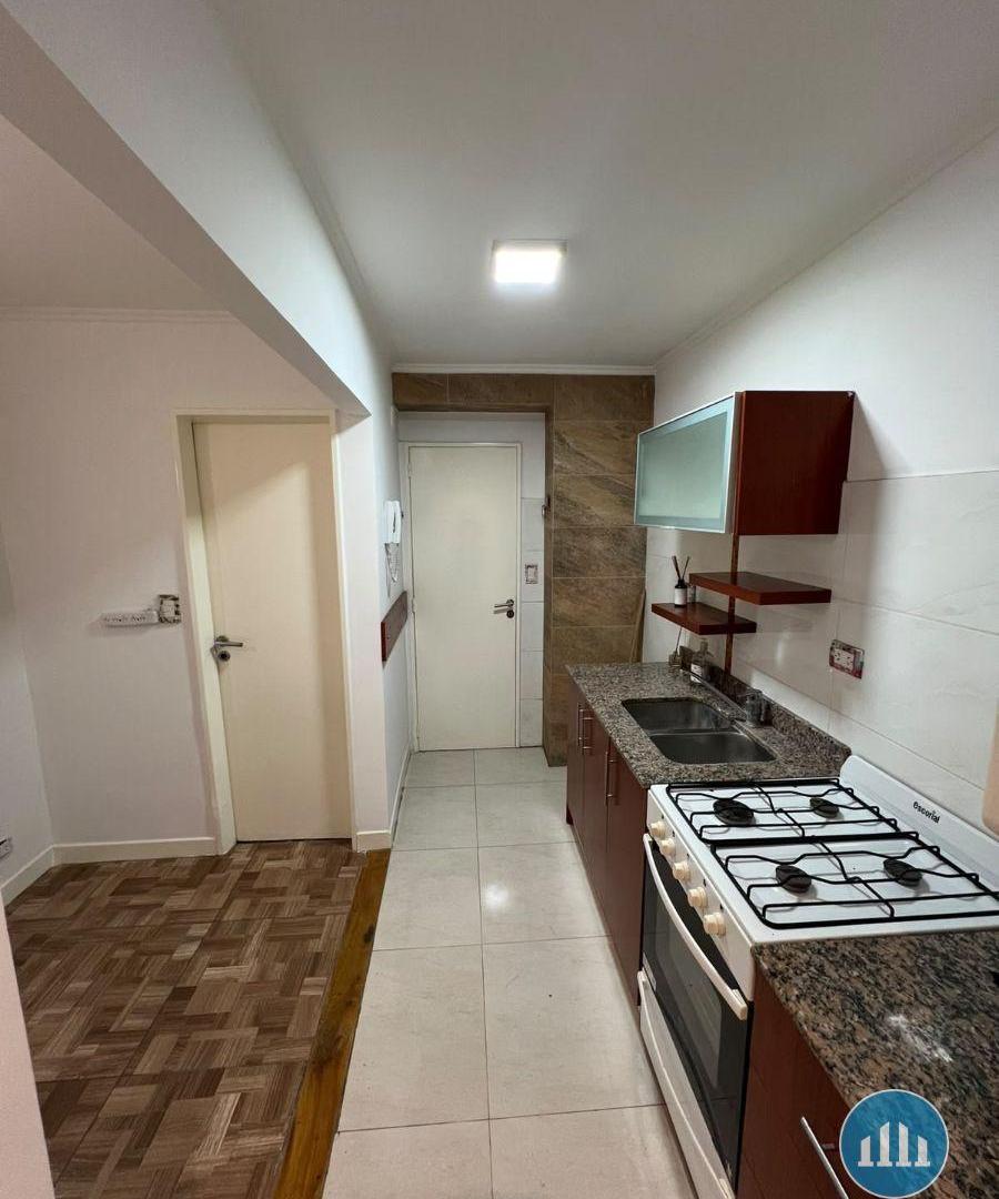 Foto de Departamento de 2 ambientes con patio y balcón a la calle – Excelente, imagen 5