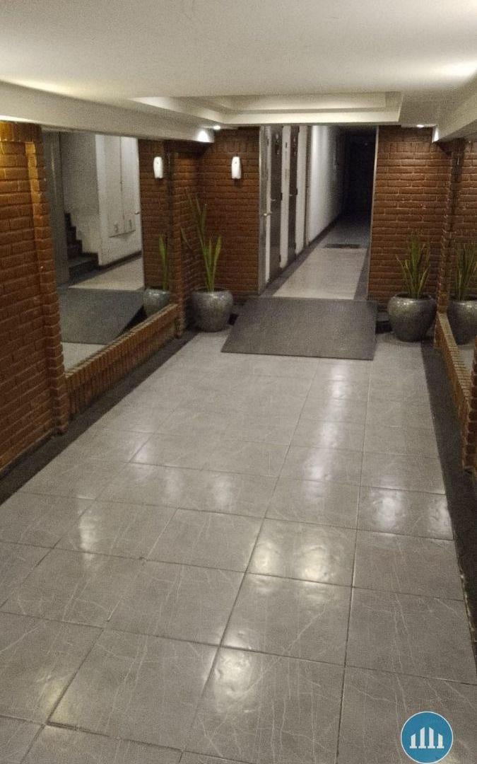 Foto de Departamento de 2 ambientes, contrafrente, céntrico, imagen 3