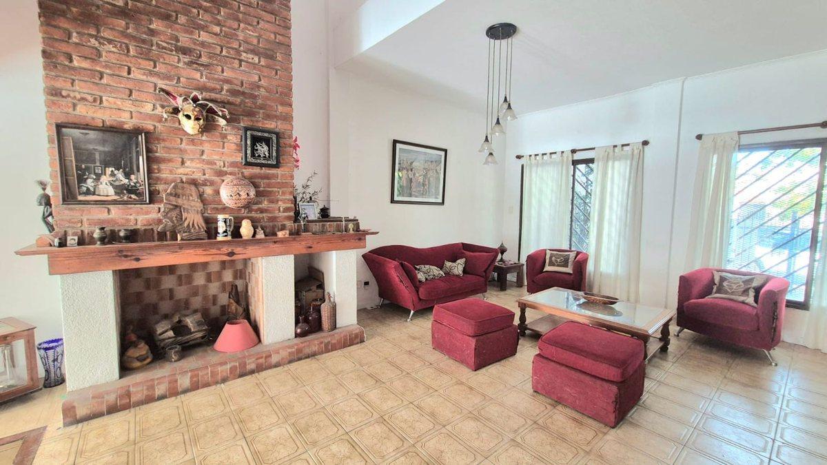 CASA VENTA VILLA BALLESTER CON PILETA Y PARRILLA