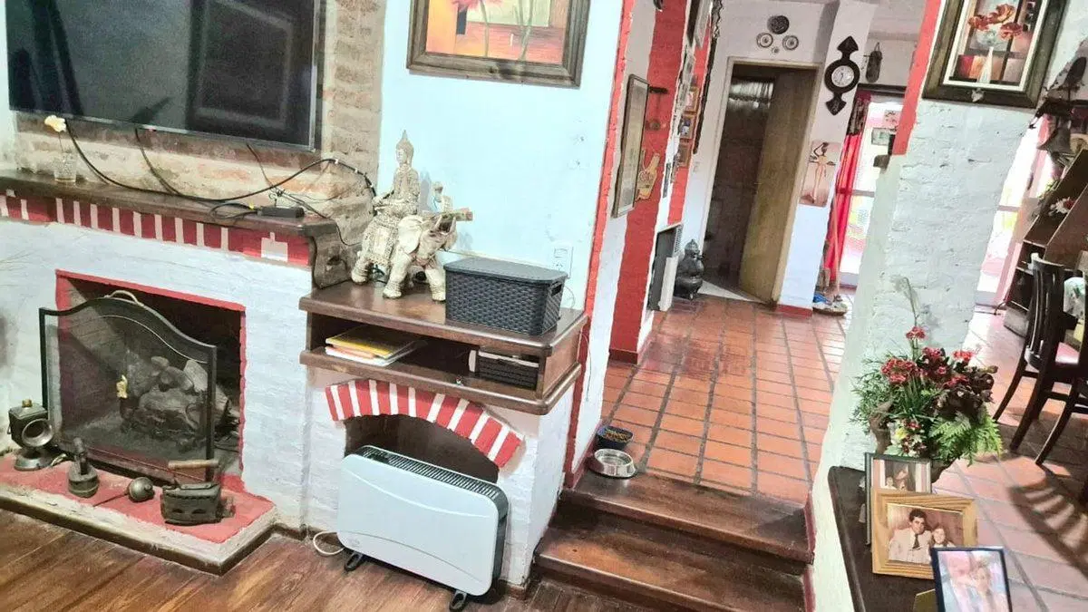 PH EN VENTA EN VILLA BOSCH CON PILETA Y PARRILLA 2