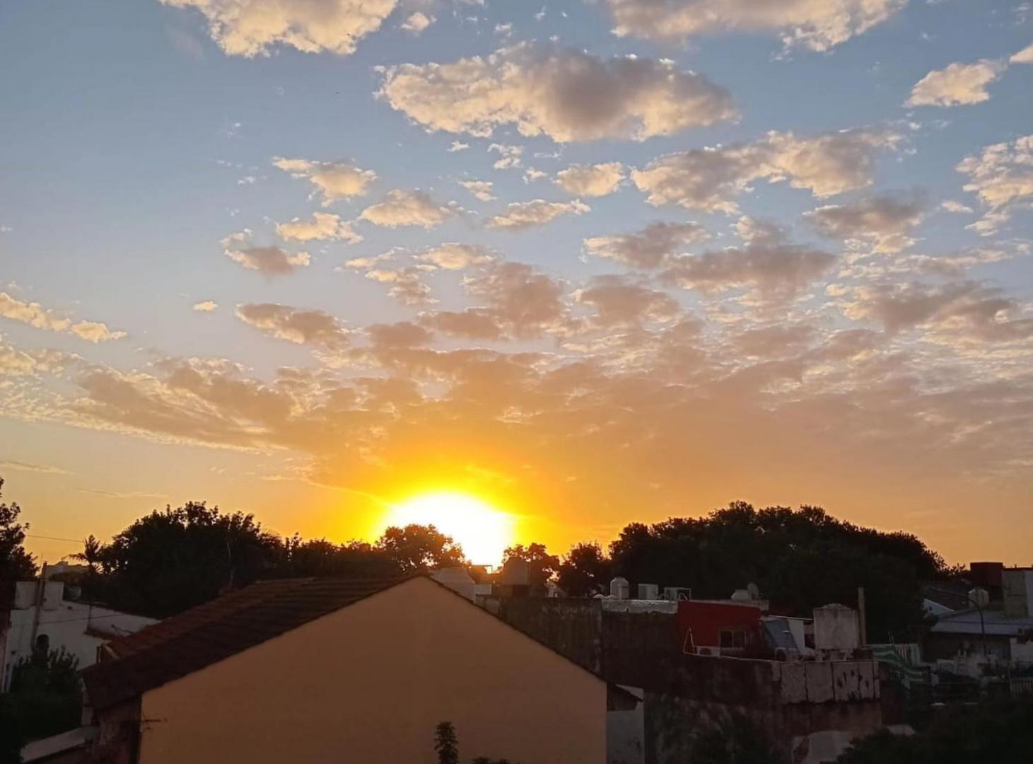 DEPARTAMENTO 3 AMBIENTES VENTA MONTE CASTRO BALCON