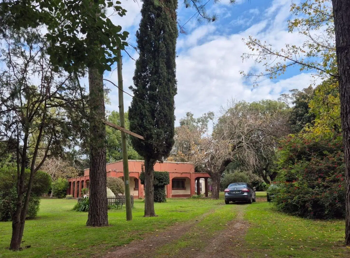 CASA QUINTA 7 AMB EN VENTA LA REJA PILETA PARQUE 3