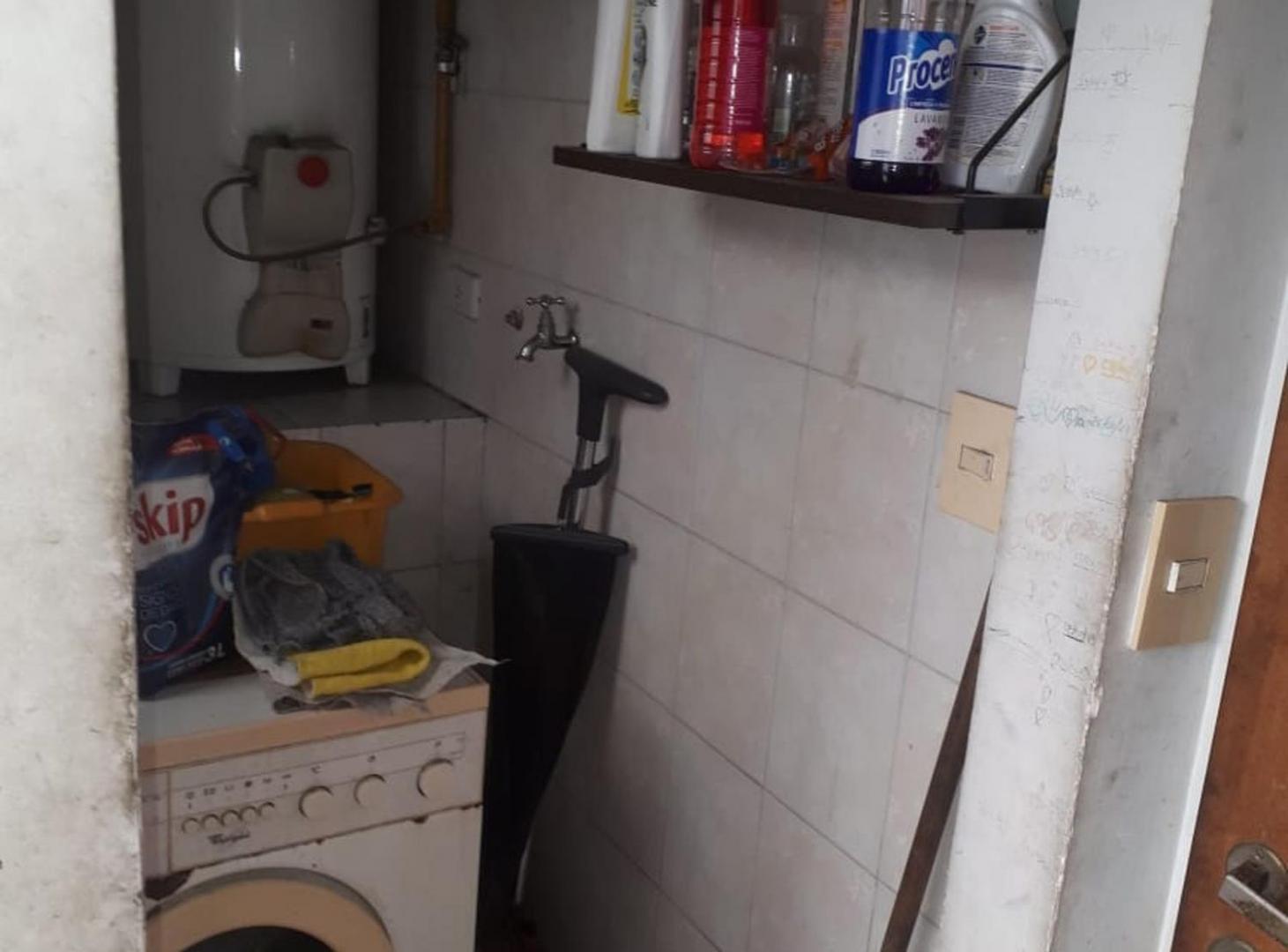 Foto de CASA 6 AMBIENTES VENTA PARQUE AVELLANEDA COCHERA, imagen 4