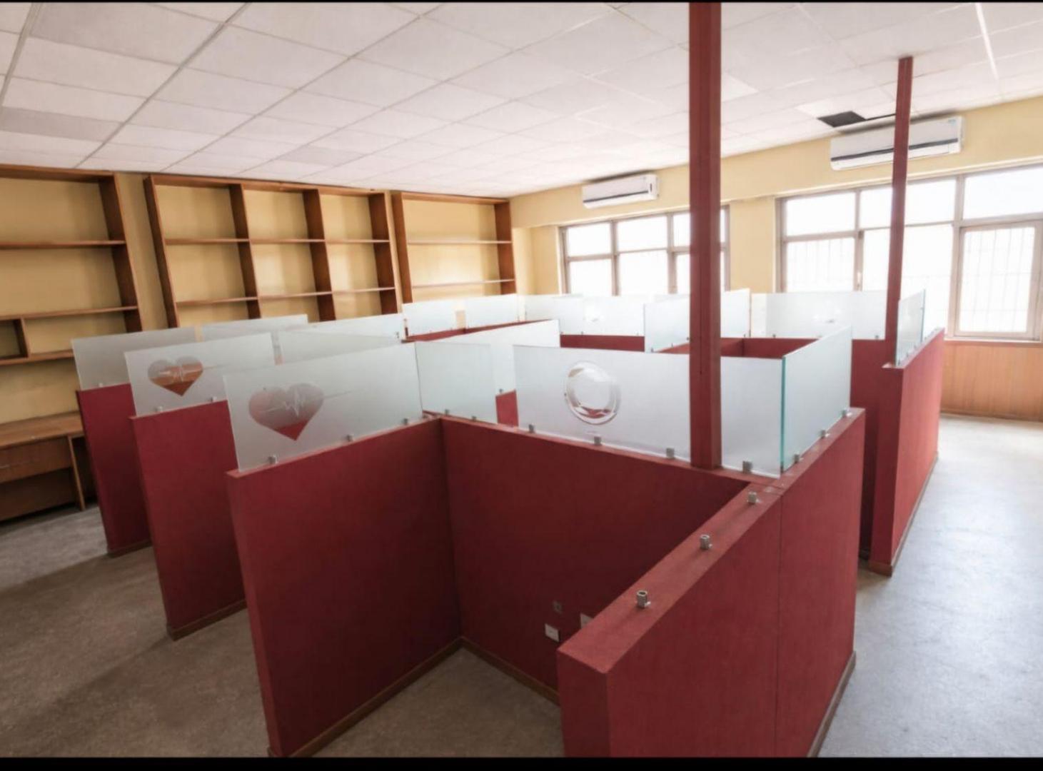 Foto de EDIFICIO DE OFICINAS VENTA AVELLANEDA CENTRO, imagen 3