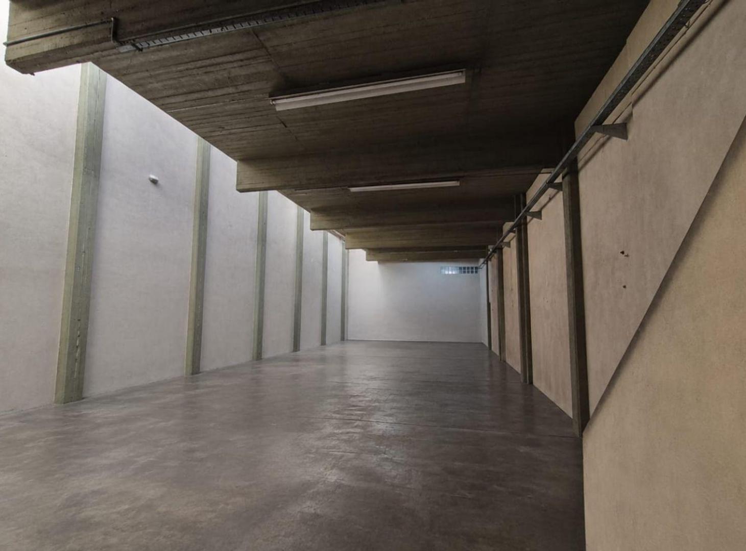 Foto de GALPON FABRICA EN VENTA V URQUIZA 400 m2, imagen 2