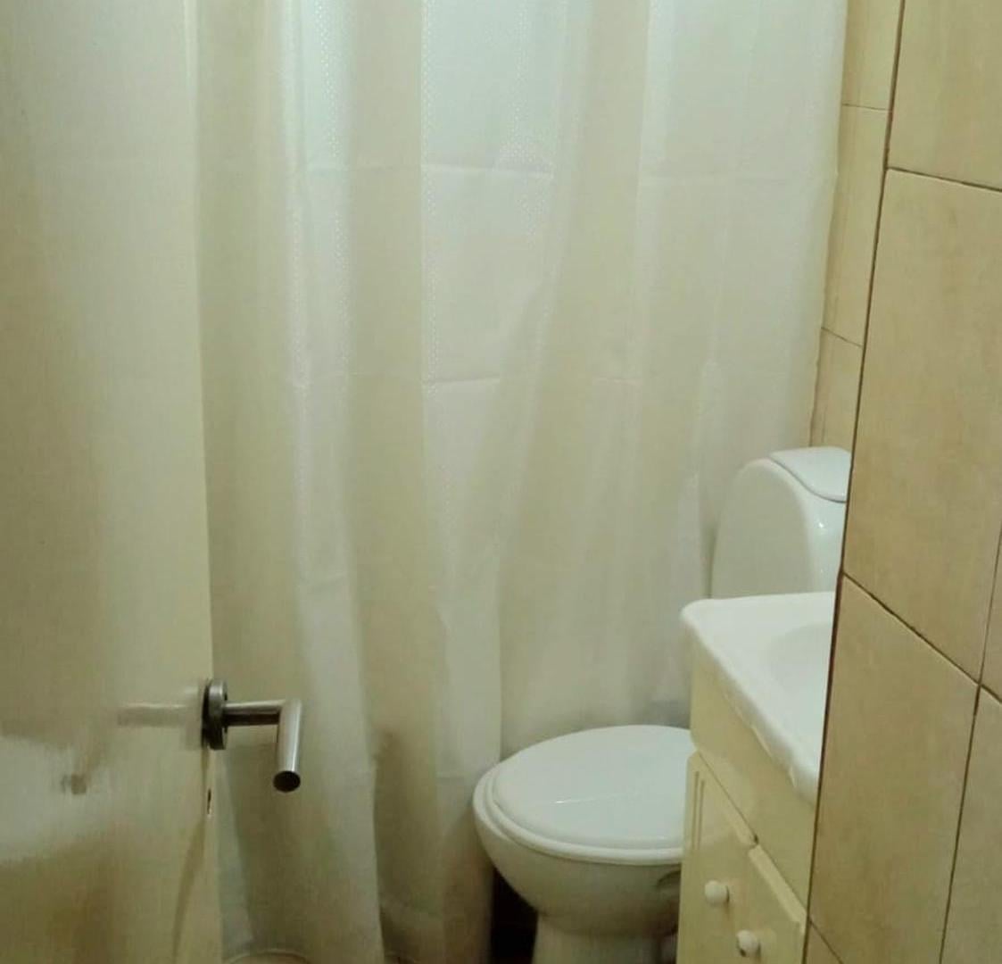 Foto de DEPARTAMENTO MONOAMBIENTE ALQUILER FLORES, imagen 3