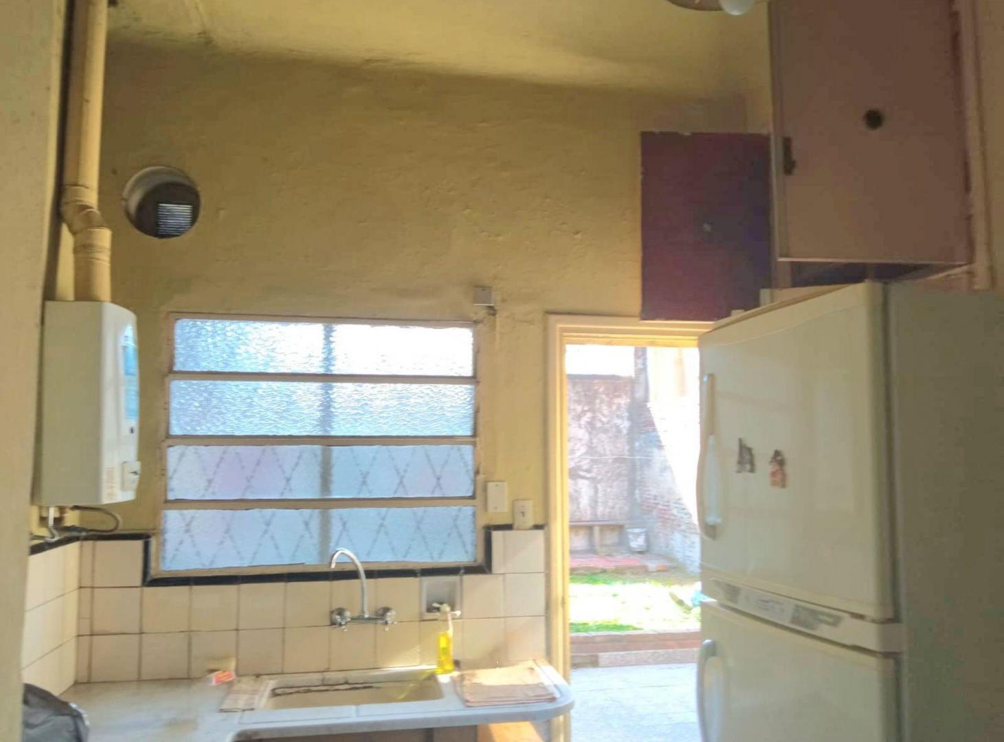 Foto de CASA EN VENTA FLORES FRENTE A LA PLAZA, imagen 1