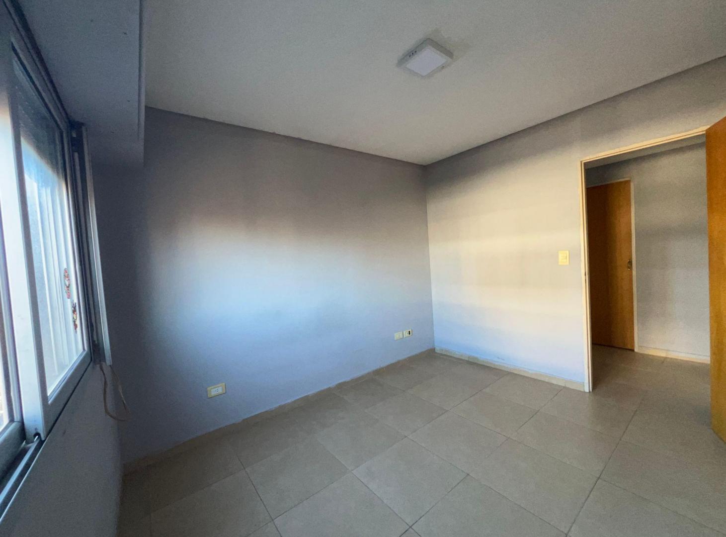 Foto de DEPARTAMENTO 2 AMB ALQUILER MORON MUY LUMINOSO, imagen 3