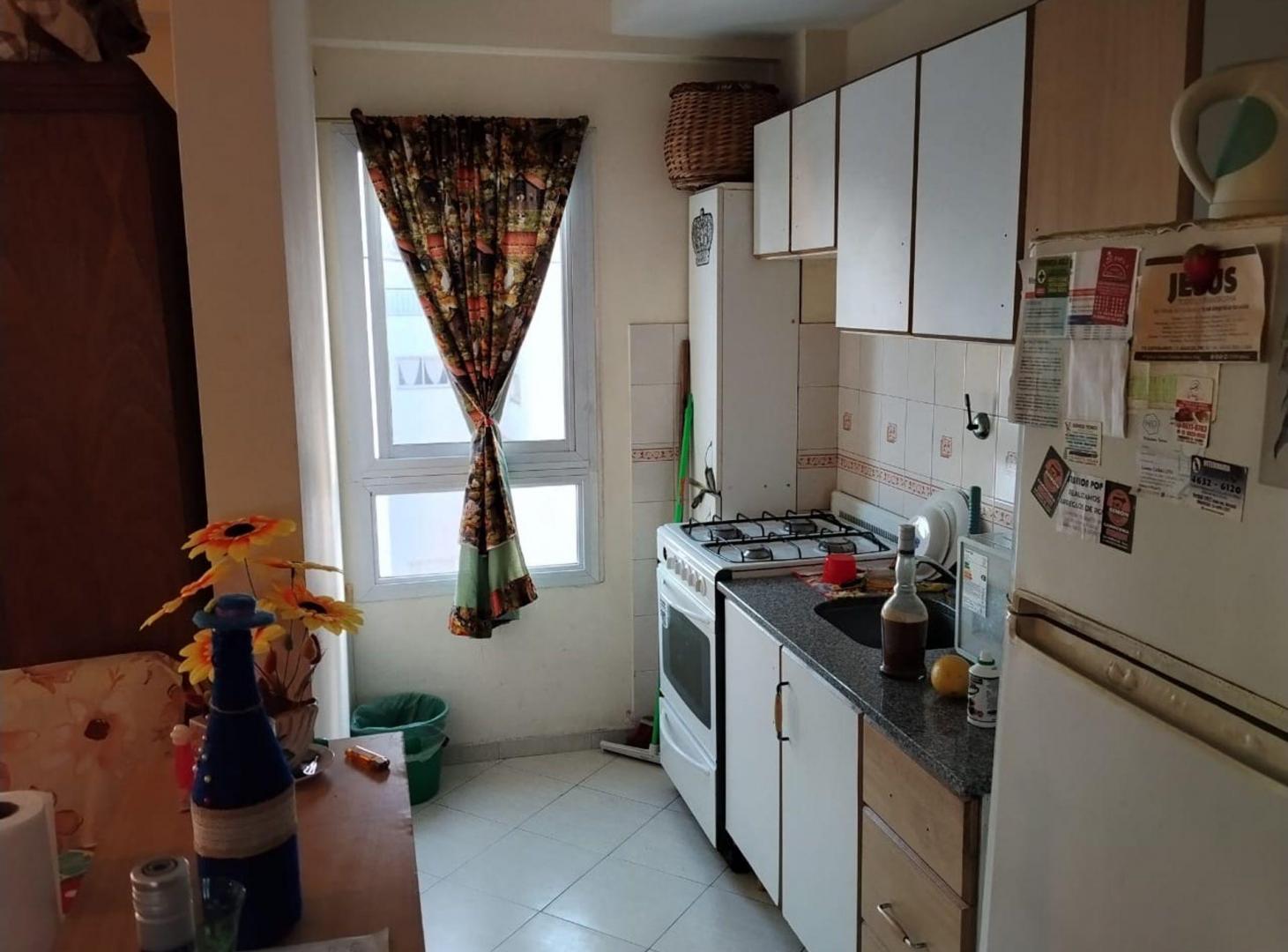 Foto de DEPARTAMENTO 2 AMBIENTES VENTA FLORES BALCON, imagen 4