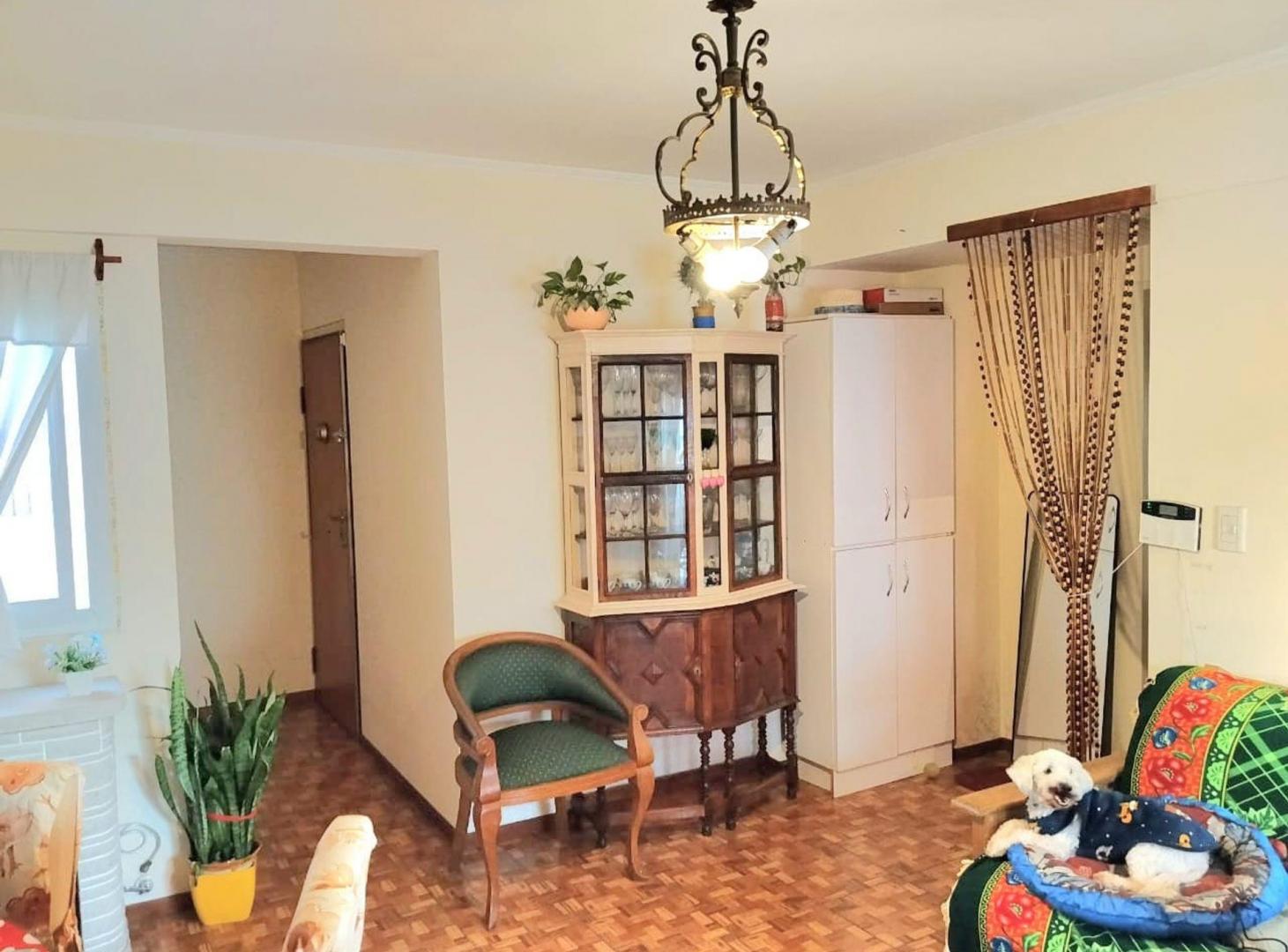 Foto de DEPARTAMENTO 2 AMBIENTES VENTA FLORES BALCON, imagen 2