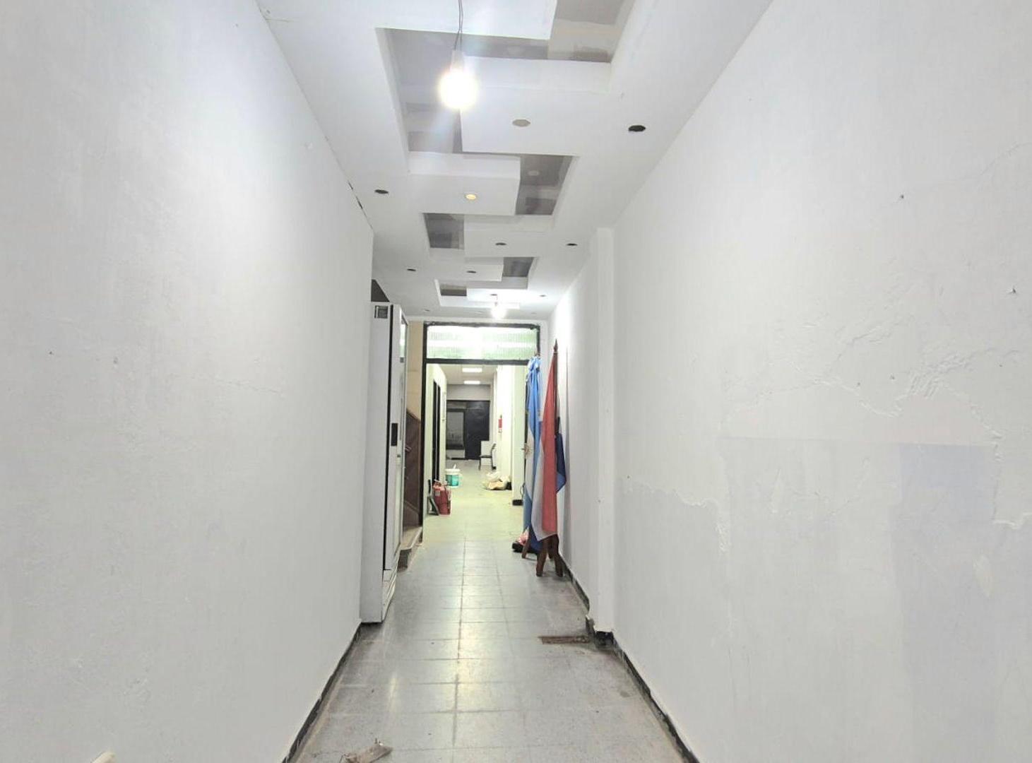 Foto de EDIFICIO DE OFICINAS VENTA AVELLANEDA CENTRO, imagen 2