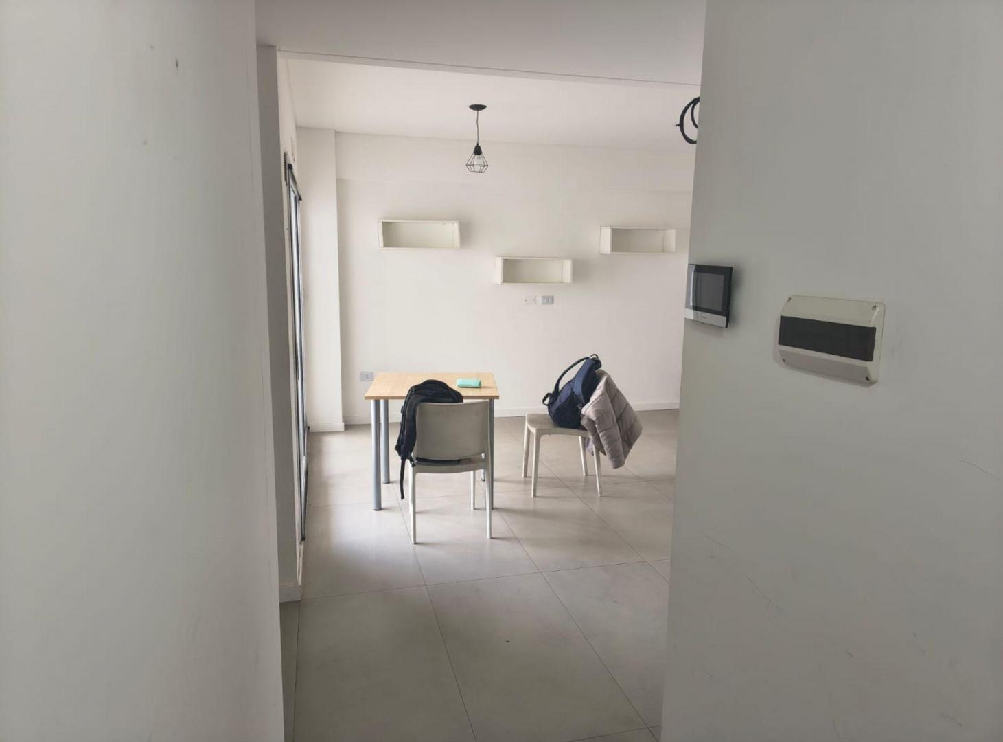 Foto de VENTA DEPARTAMENTO 2 AMBIENTES FLORES BALCÓN, imagen 1