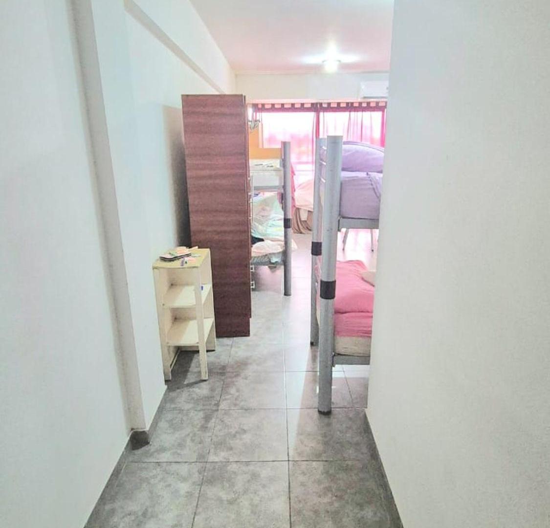 Foto de DEPARTAMENTO EN VENTA 2 AMB PARQUE CHAS LUMINOSO, imagen 2