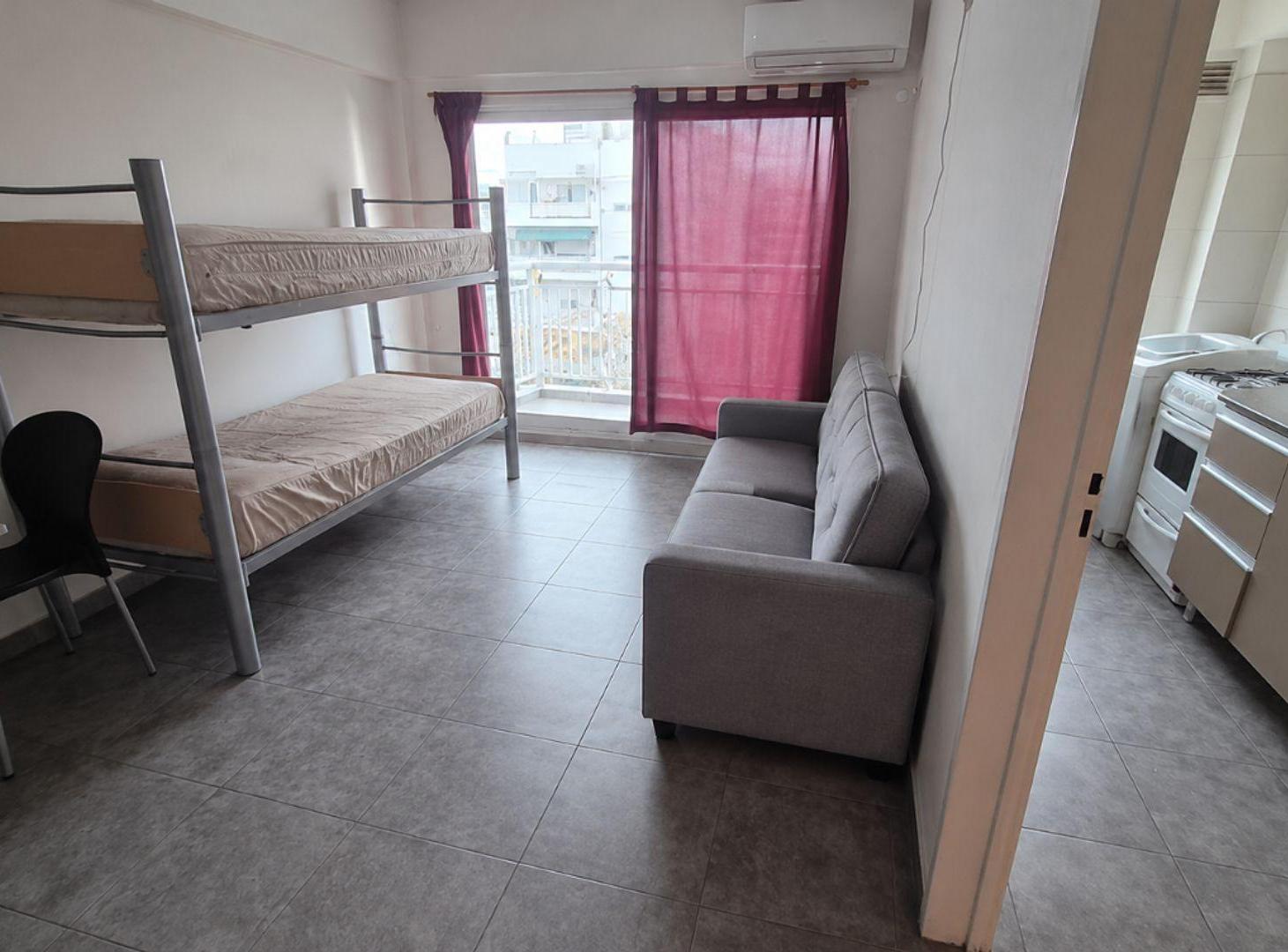 Foto de DEPARTAMENTO 2 AMB EN VENTA PARQUE CHAS LUMINOSO, imagen 4