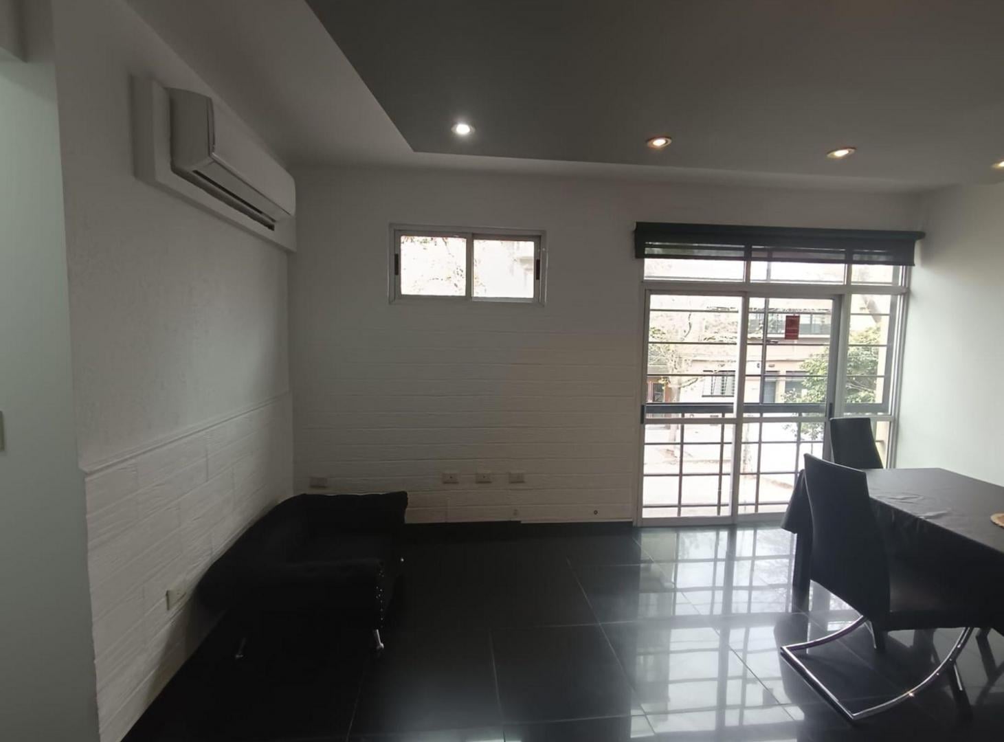 Foto de VENTA DEPARTAMENTO 2 AMBIENTES PARQUE AVELLANEDA, imagen 2