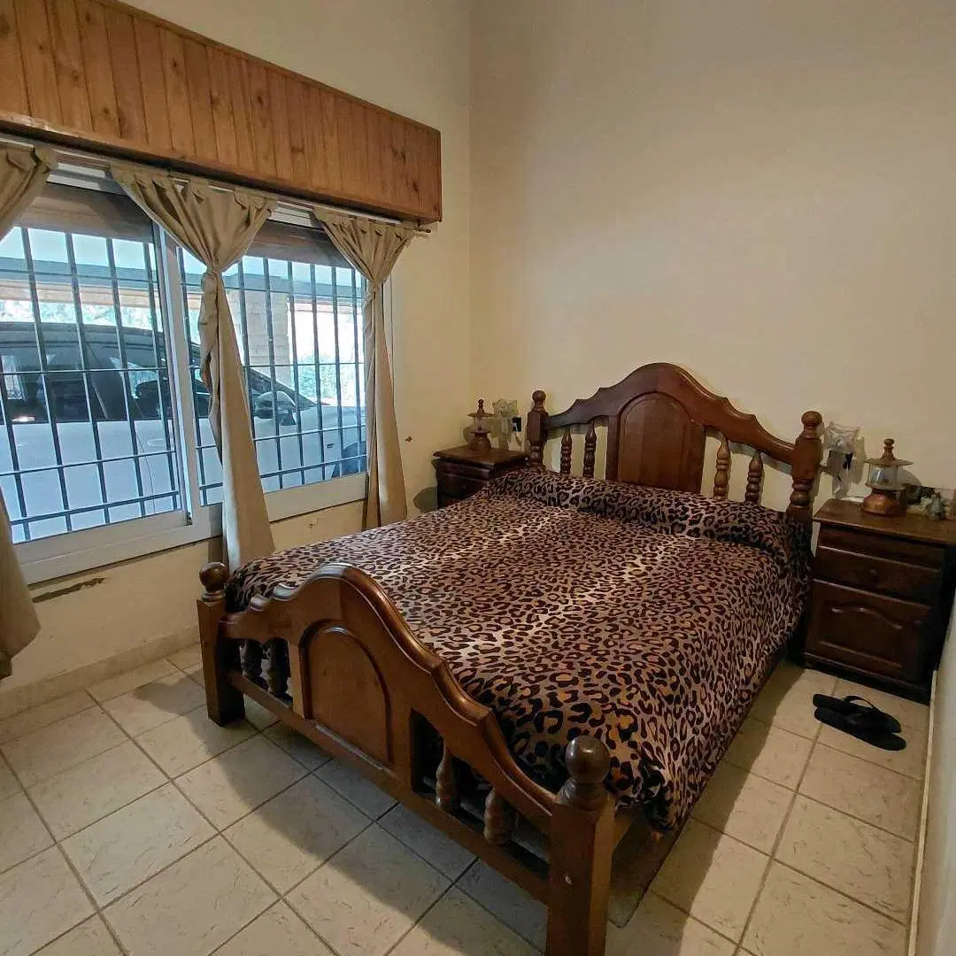 Casa En Venta con parque frente al rio. Carlos Paz 4