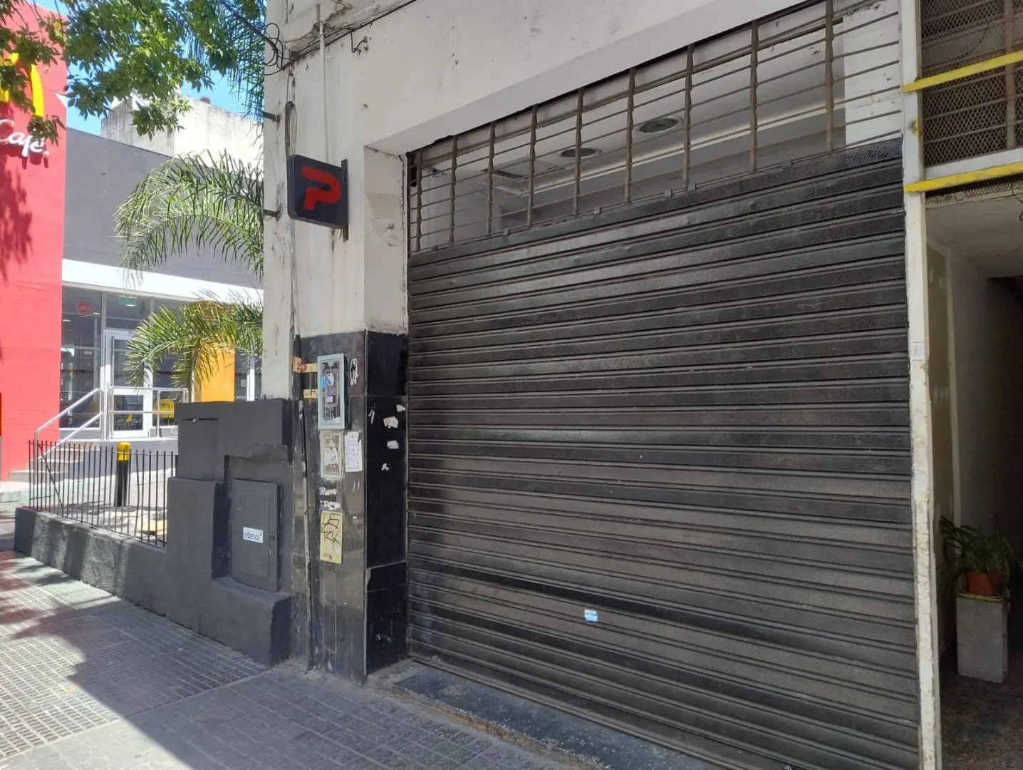 Local . | SCALABRINI ORTIZ AV al 2000 2