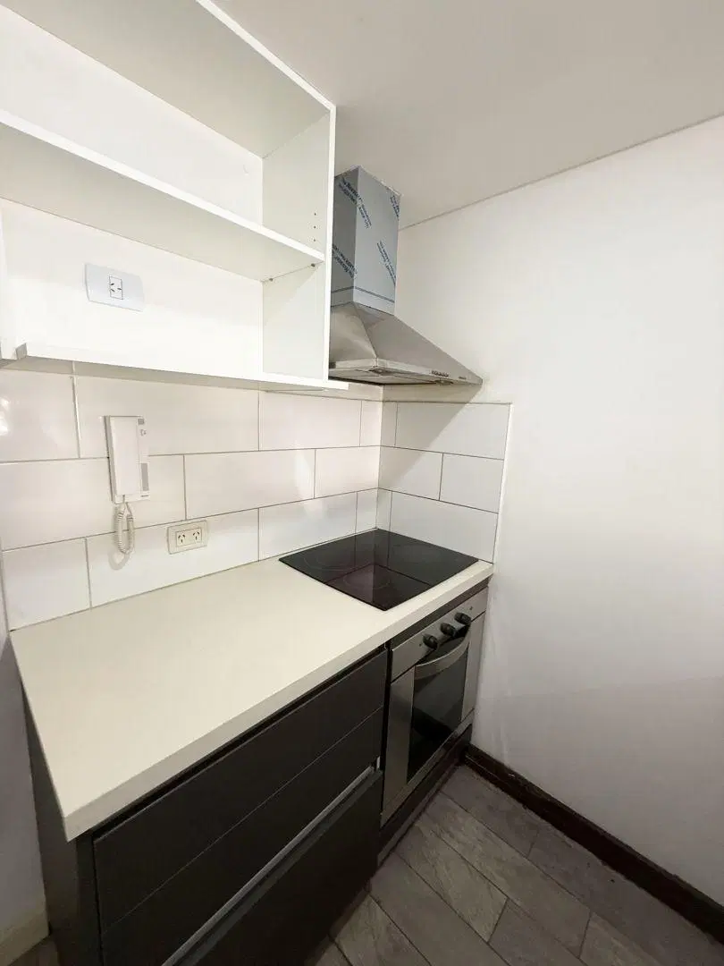 Departamento monoambiente. | Av. San Juan al 800 5