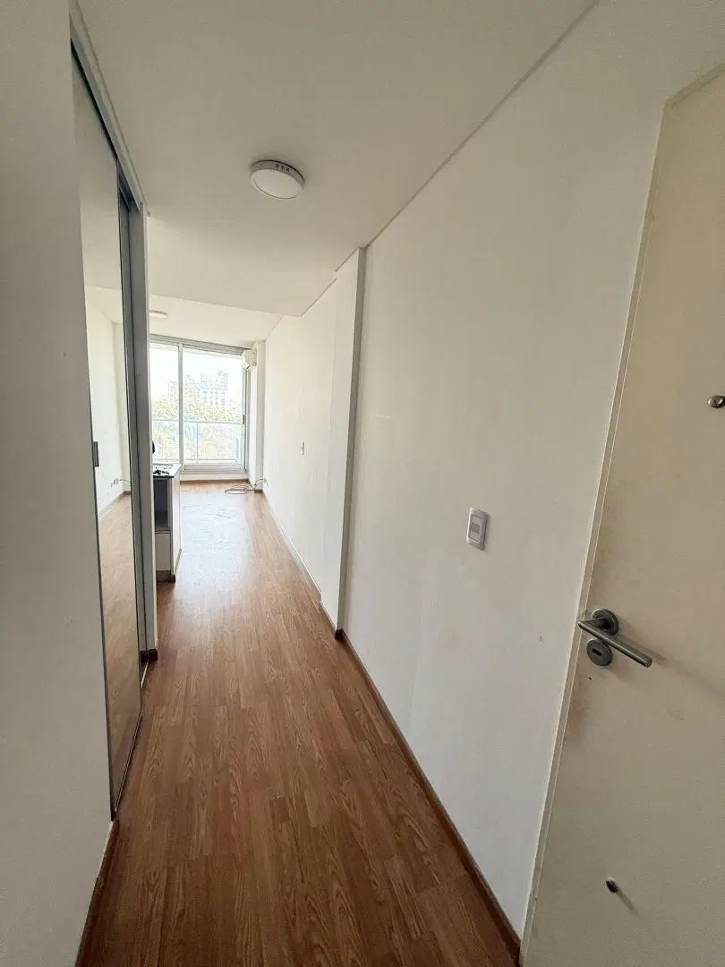 Departamento monoambiente. | Bernardo de Irigoyen al 1300 3