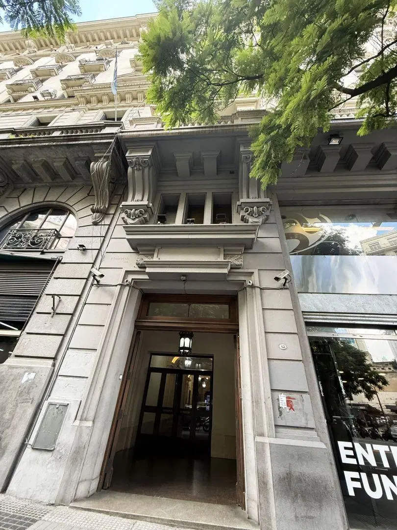 Oficina . | Av. Pres. Roque Saenz Peña al 600 4