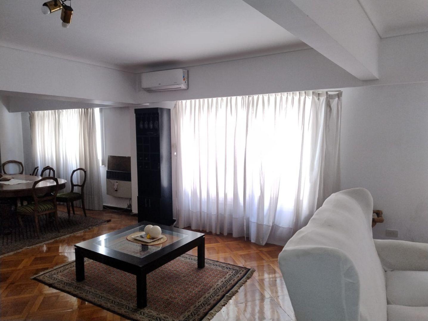 VENTA DE 5 AMBIENTES CON PATIO EN RECOLETA