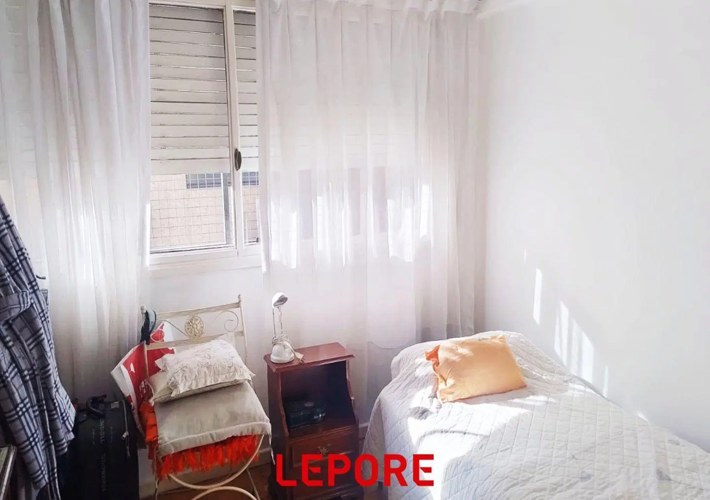 VENTA 4 AMBIENTES + DEPENDENCIA EN RETIRO - COCHERA Y BAULERA 2