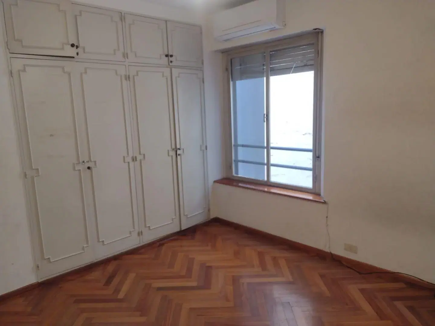 VENTA DE 3 AMBIENTES CON DEPENDENCIA EN RECOLETA 4
