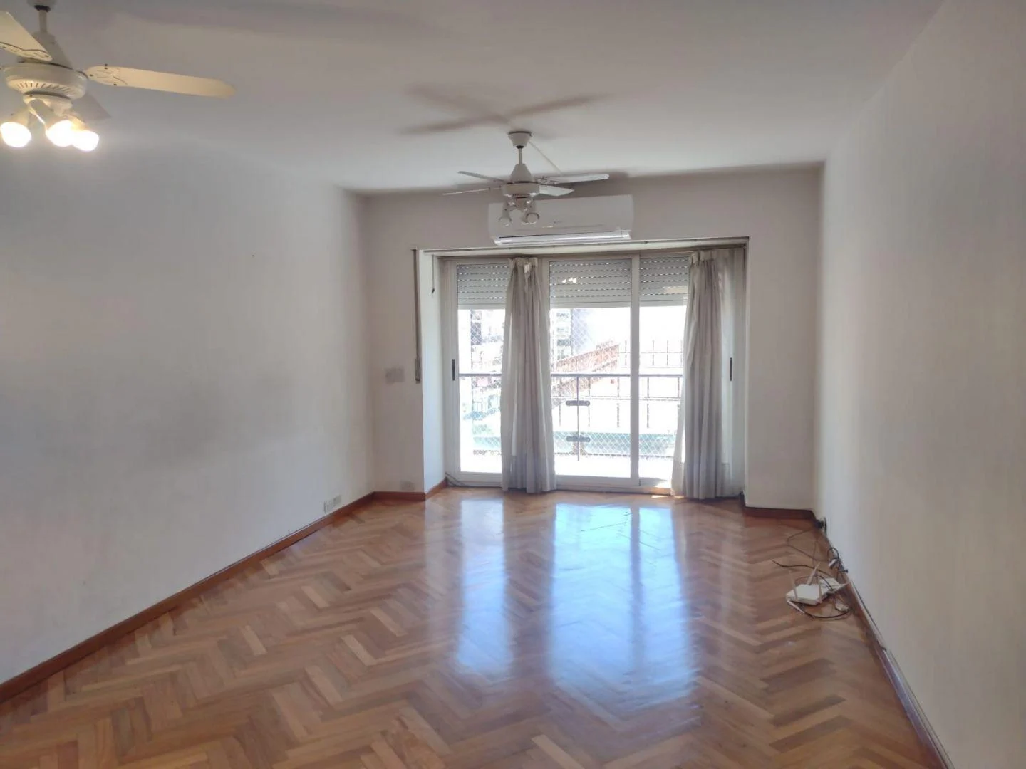 VENTA DE 3 AMBIENTES CON DEPENDENCIA EN RECOLETA