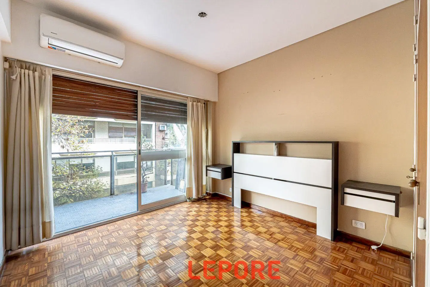VENTA 4 AMBIENTES CON ESPACIO GUARDACOCHES EN ALMAGRO 2