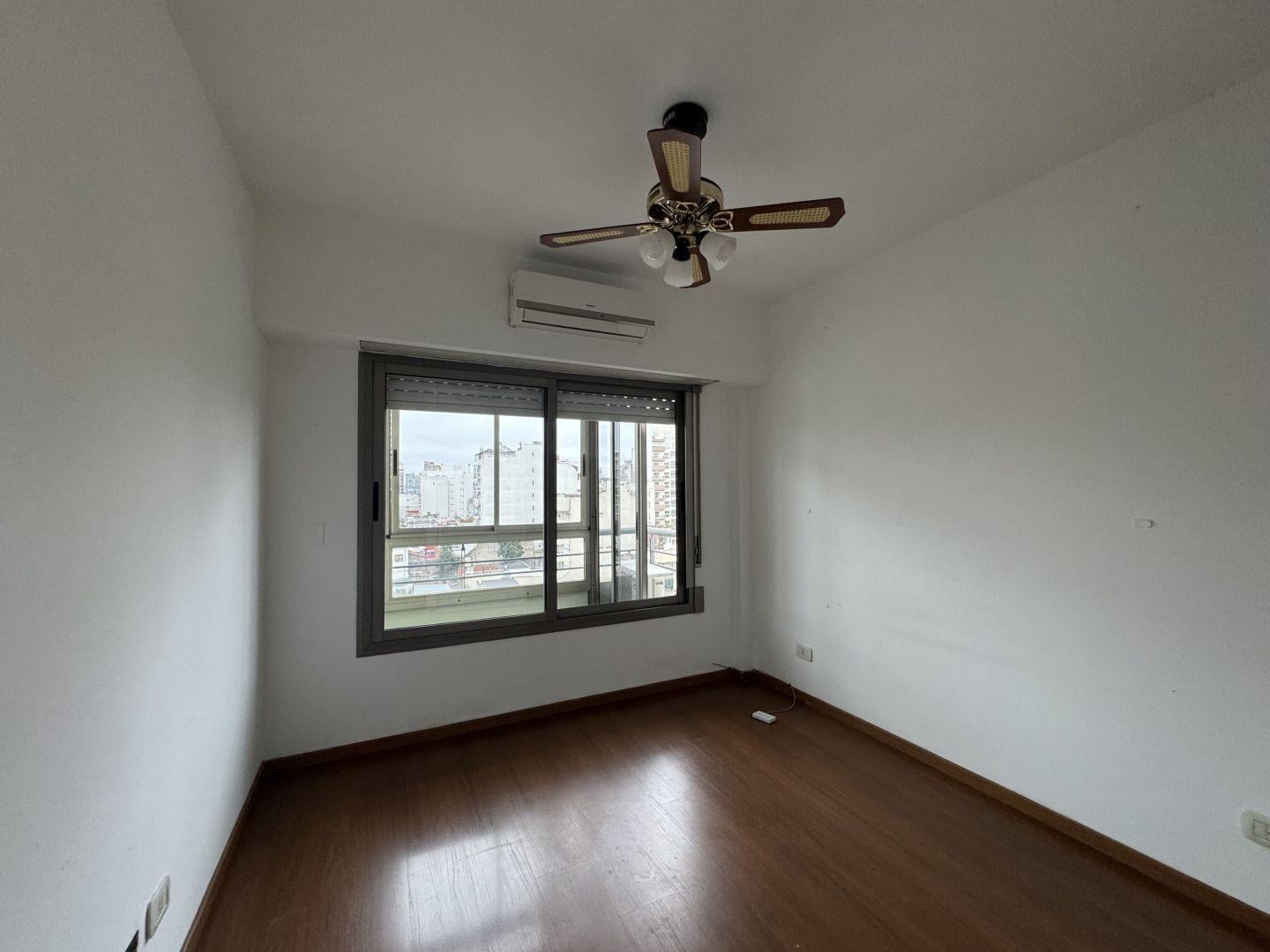 Foto de ALQUILER DEPARTAMENTO 2 AMBIENTES EN BOEDO !! SUPER LUMINOSO CON BALCON, imagen 3