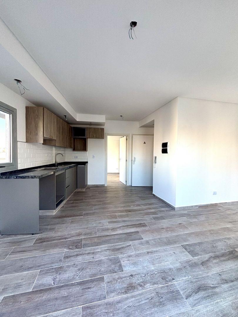 Foto de VENTA DEPARTAMENTO 2 y 1/2 AMBIENTES en CABALLITO, Capital Federal, imagen 2