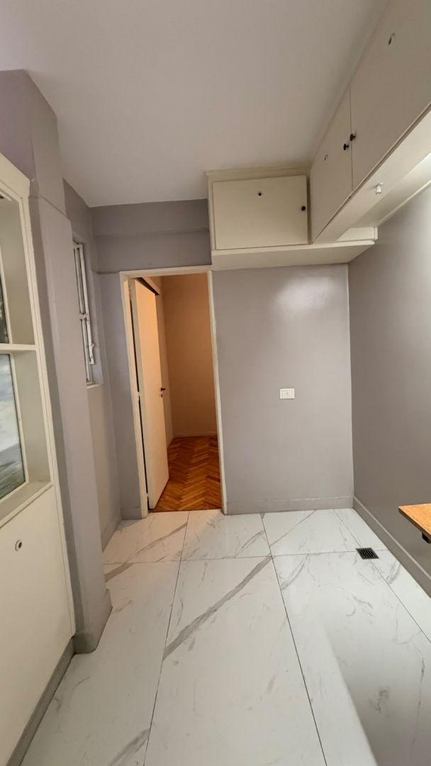Foto de Venta de Departamento de 4 ambientes con dependencia en Caballito, imagen 1