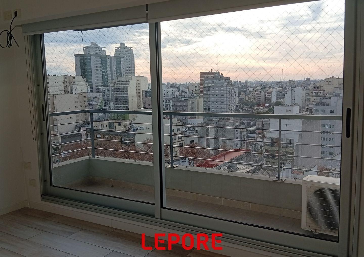 Foto de la propiedad en AV. JUAN B ALBERDI 833. Entre Thompson y Del barco