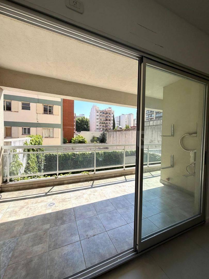 Foto de Amplio 2 ambientes apto crédito en Caballito, terraza y parrilla, imagen 3