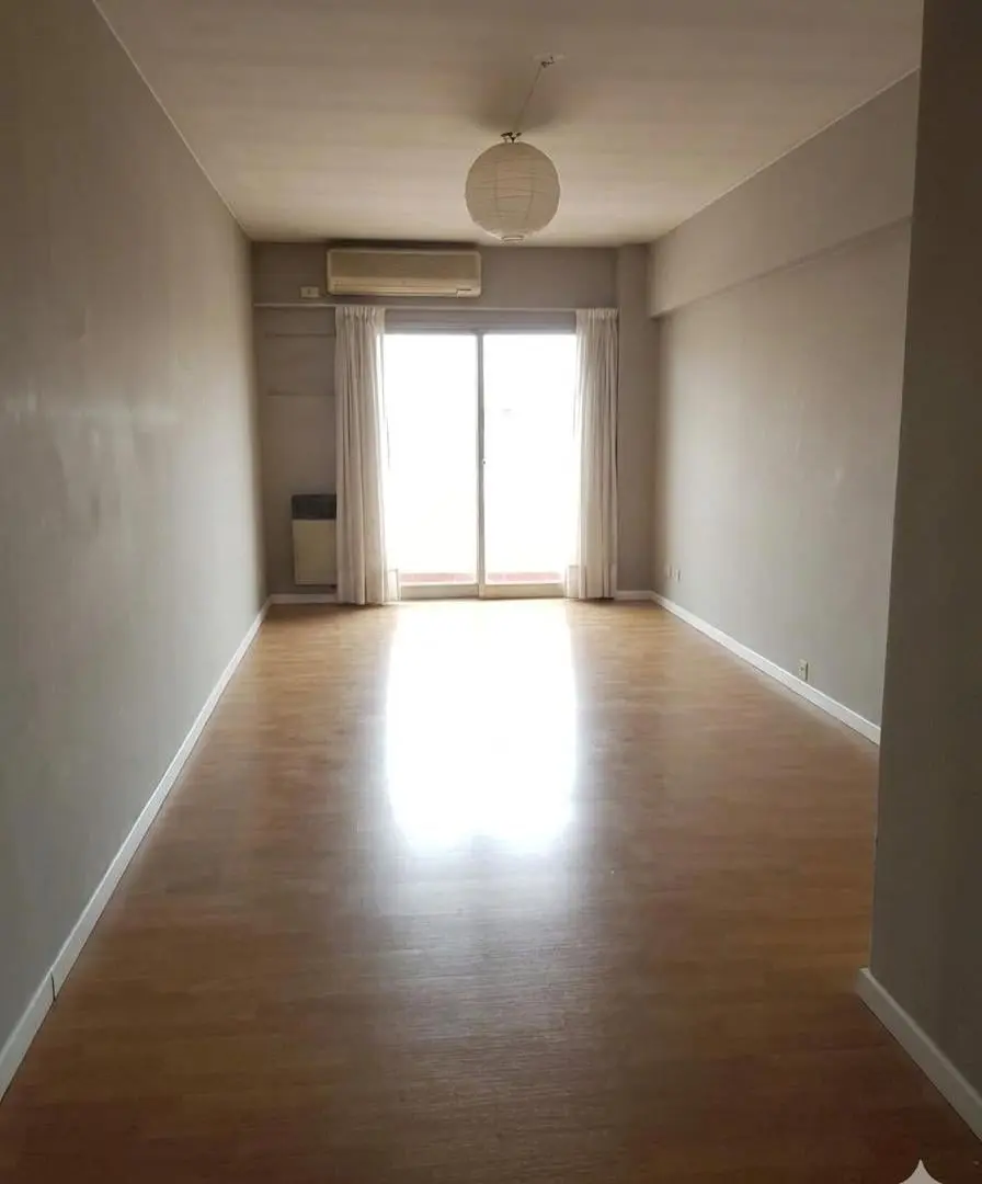 Departamento de 83 m² con 2 dormitorios en venta en Barrio Cívico 1