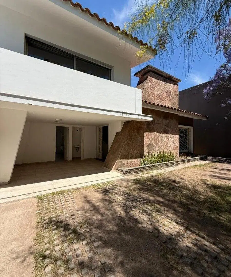 Casa En venta Villa Belgrano, 4 dorm, Exc Ubicación 5