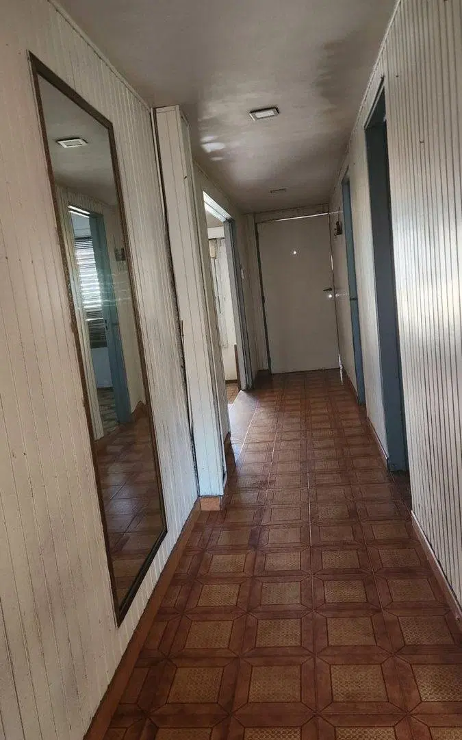 IMPORTANTE CASA SE VENDE EN COLECTORA DE GRAL PAZ 4