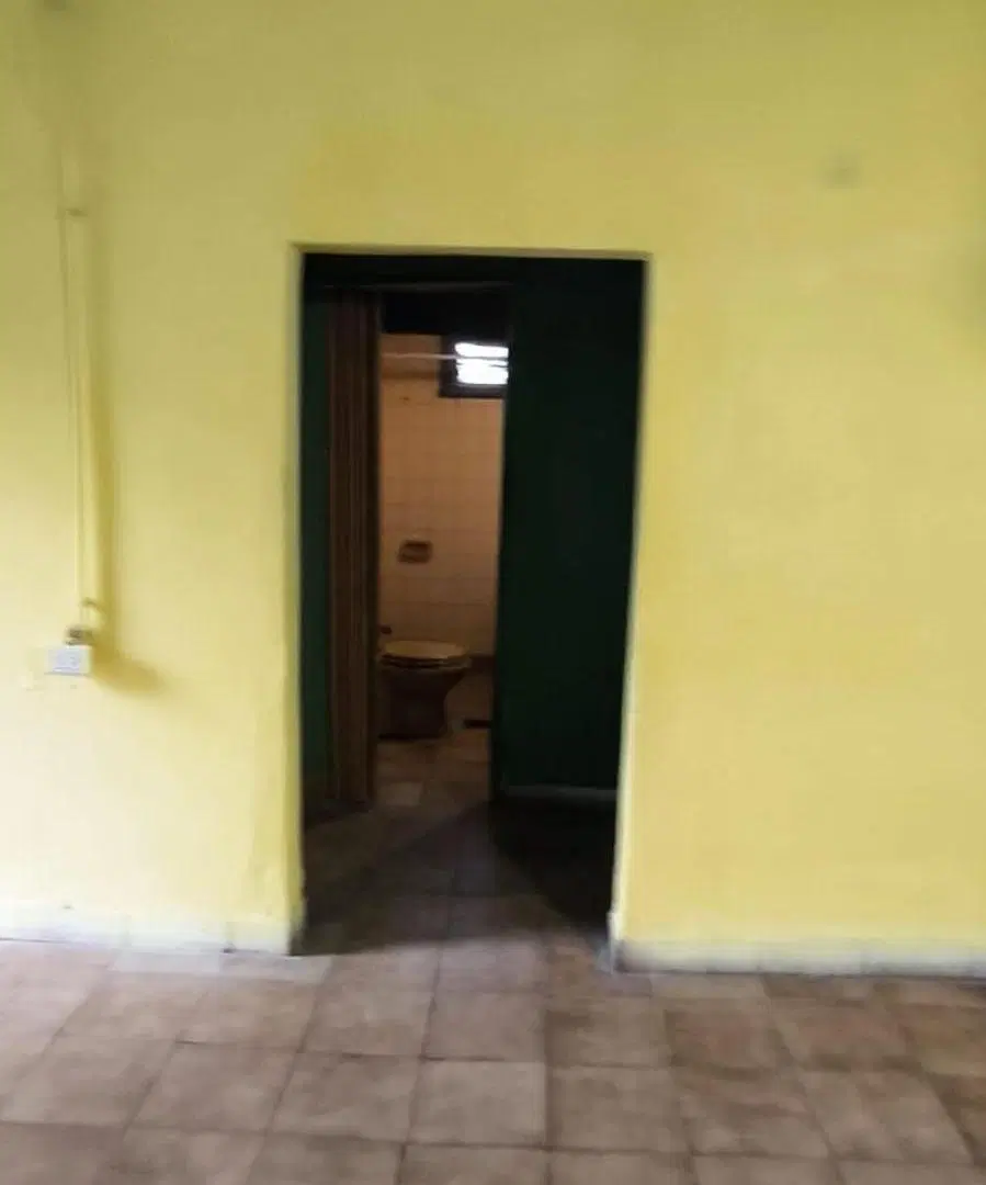 DOS CASA EN TERRENO DE 700 m2 MORENO 4
