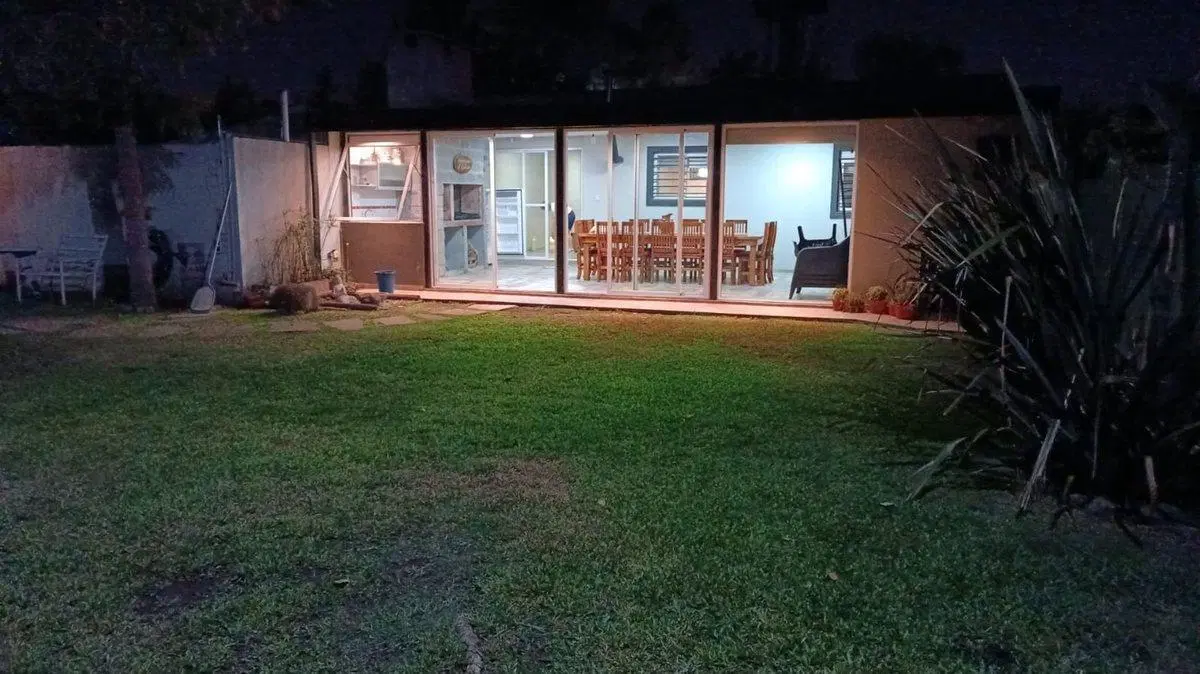 CASA ESTILO COUNTRY CON PILETA GRAL. RODRIGUEZ 5