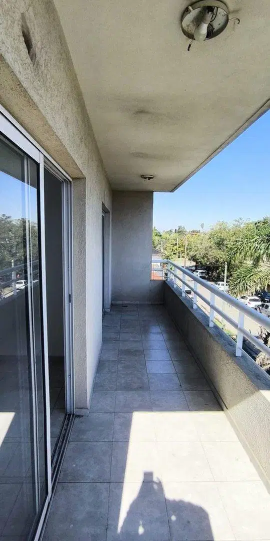 DEPARTAMENTO 3 AMBIENTES C/COCHERA MORENO CENTRO 3