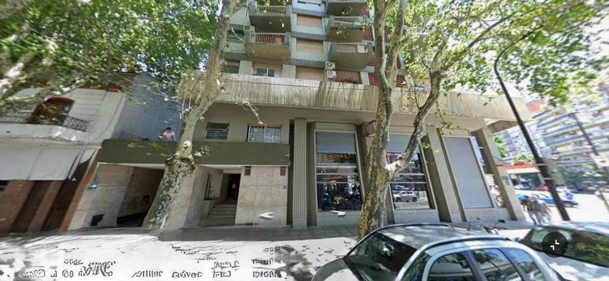 se vende cochera en edificio 2