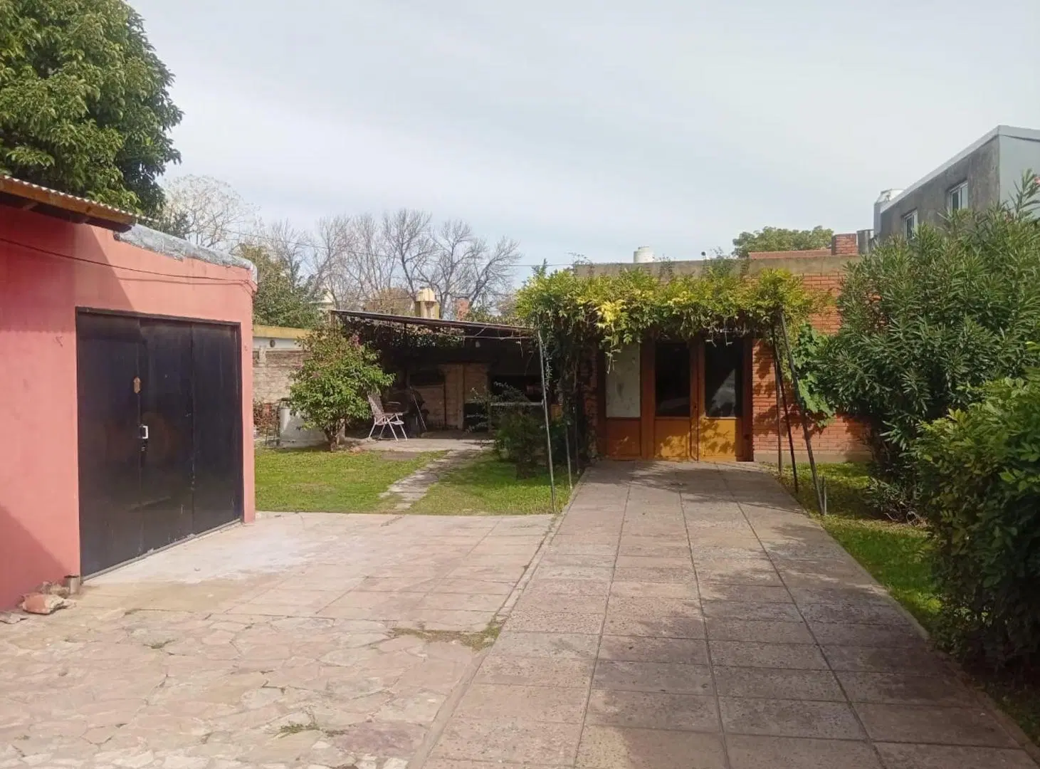 CASA 4 AMBIENTES EN TERRENO DE 700 M2 4